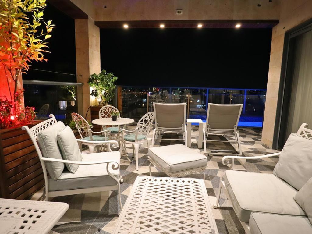 Luxury Rooftop Apartment In Netanja Exterior foto