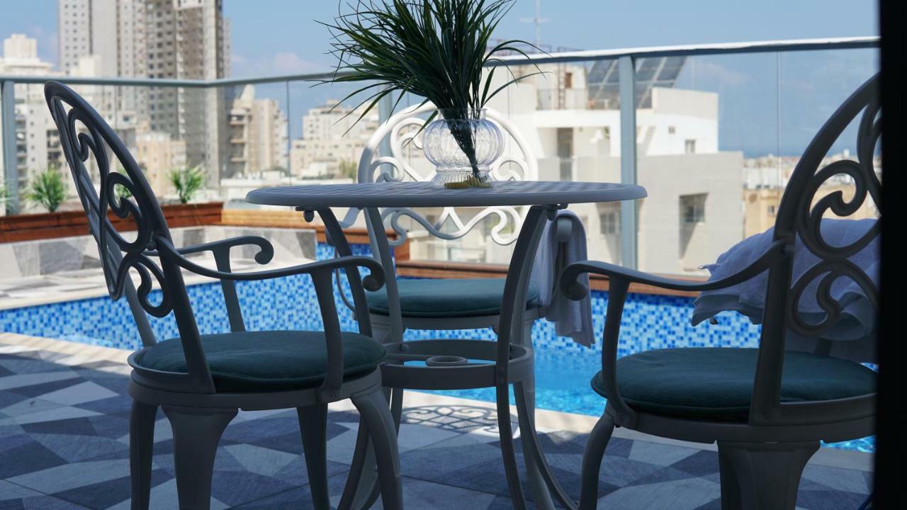 Luxury Rooftop Apartment In Netanja Exterior foto